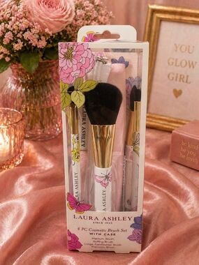 8Laura Ashley Pink Floral 4-PC Cosmetic Brush Set with Case-NWT